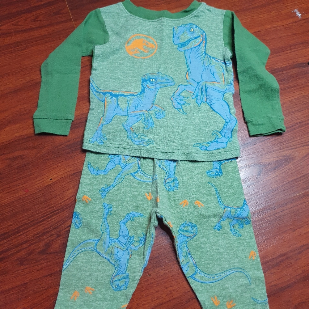 Jurassic world toddler pj set sz 2T green